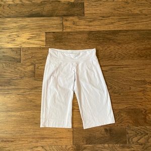 Size 8 Pale Blue Lululemon Clam Digger II